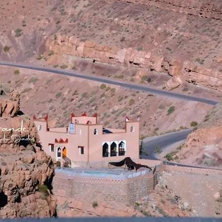 Kasbah Lucas Hostel Akhendachou n'Ait Ouffi Ngoại thất bức ảnh