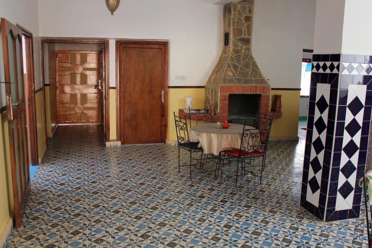Kasbah Lucas Hostel Akhendachou n'Ait Ouffi Ngoại thất bức ảnh