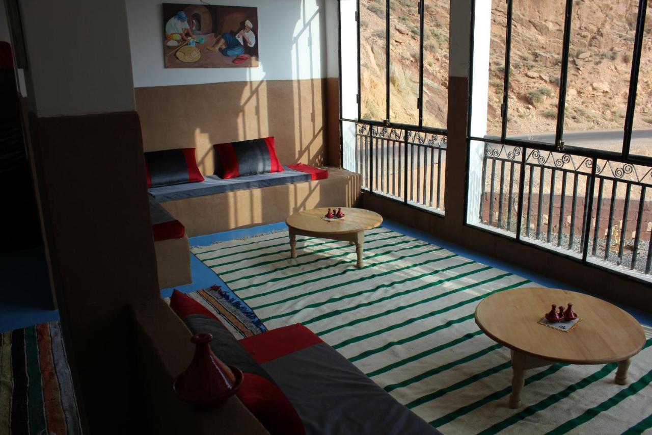 Kasbah Lucas Hostel Akhendachou n'Ait Ouffi Ngoại thất bức ảnh