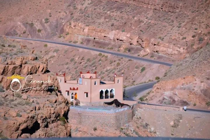 Kasbah Lucas Hostel Akhendachou n'Ait Ouffi Ngoại thất bức ảnh
